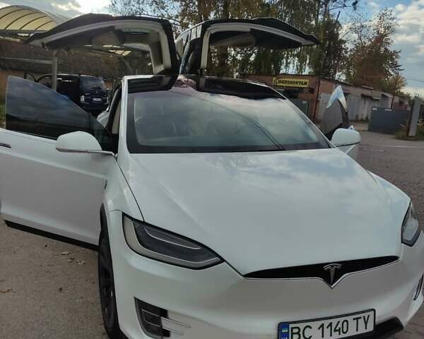 Білий Тесла Модель Х, об'ємом двигуна 0 л та пробігом 143 тис. км за 24600 $, фото 1 на Automoto.ua