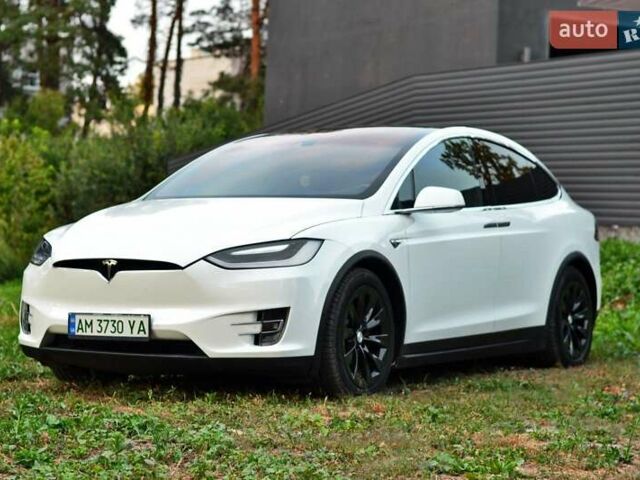 Белый Тесла Модель Х, объемом двигателя 0 л и пробегом 87 тыс. км за 21000 $, фото 1 на Automoto.ua