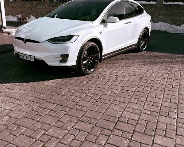 Білий Тесла Модель Х, об'ємом двигуна 0 л та пробігом 119 тис. км за 22000 $, фото 1 на Automoto.ua