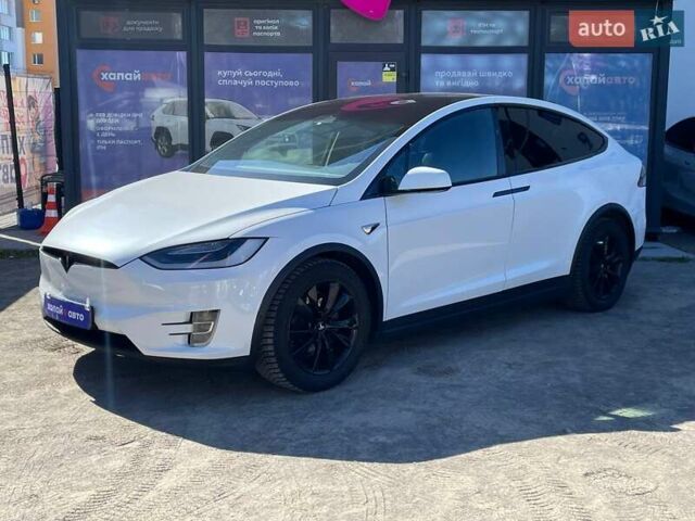 Белый Тесла Модель Х, объемом двигателя 0 л и пробегом 134 тыс. км за 24000 $, фото 1 на Automoto.ua