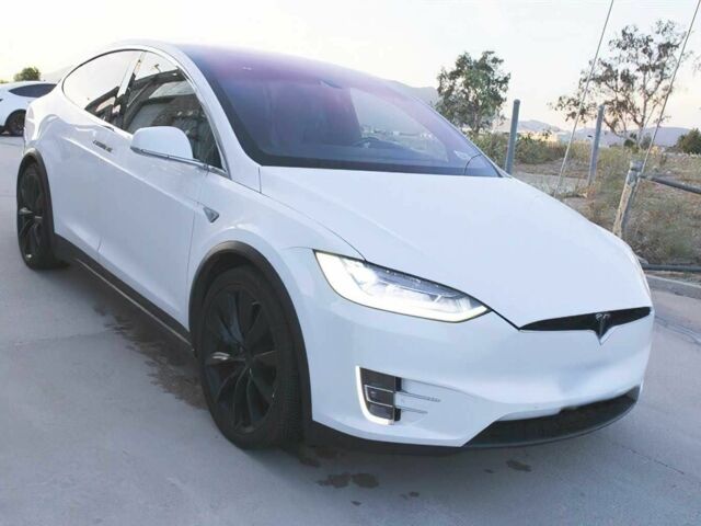 Білий Тесла Модель Х, об'ємом двигуна 0 л та пробігом 72 тис. км за 12400 $, фото 1 на Automoto.ua