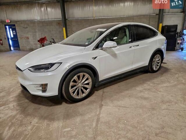 Білий Тесла Модель Х, об'ємом двигуна 0 л та пробігом 101 тис. км за 6700 $, фото 1 на Automoto.ua