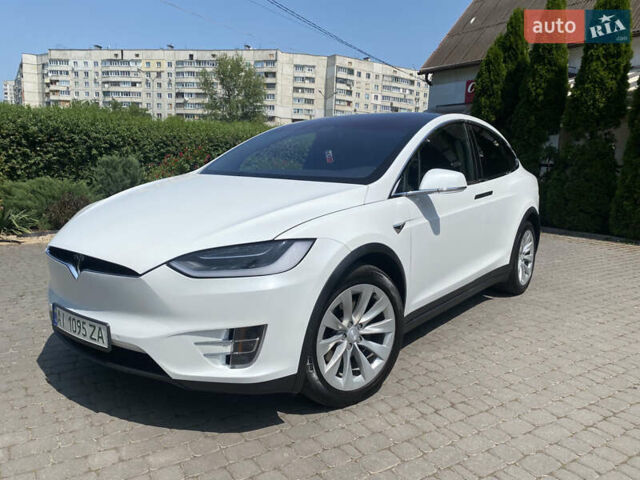 Белый Тесла Модель Х, объемом двигателя 0 л и пробегом 160 тыс. км за 28500 $, фото 1 на Automoto.ua