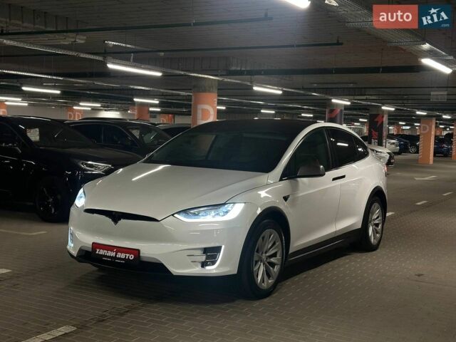 Белый Тесла Модель Х, объемом двигателя 0 л и пробегом 134 тыс. км за 21000 $, фото 1 на Automoto.ua