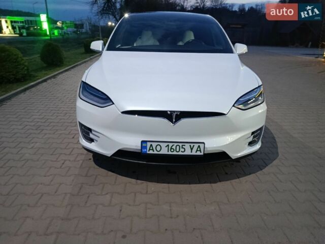 Белый Тесла Модель Х, объемом двигателя 0 л и пробегом 118 тыс. км за 23500 $, фото 1 на Automoto.ua