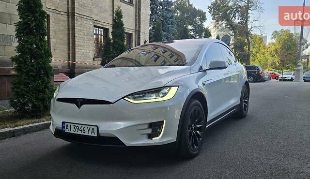 Білий Тесла Модель Х, об'ємом двигуна 0 л та пробігом 67 тис. км за 29000 $, фото 1 на Automoto.ua