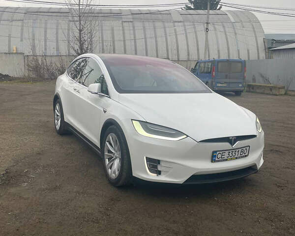 Білий Тесла Модель Х, об'ємом двигуна 0 л та пробігом 64 тис. км за 26500 $, фото 1 на Automoto.ua