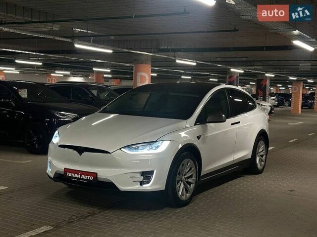 Белый Тесла Модель Х, объемом двигателя 0 л и пробегом 134 тыс. км за 21000 $, фото 1 на Automoto.ua