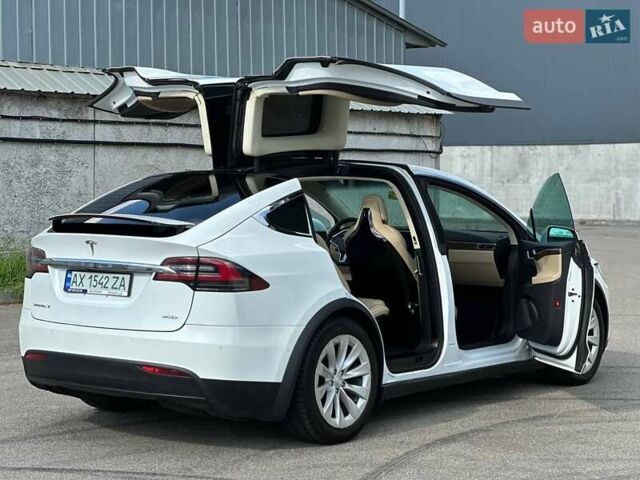 Білий Тесла Модель Х, об'ємом двигуна 0 л та пробігом 110 тис. км за 29900 $, фото 1 на Automoto.ua