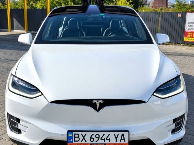 Белый Тесла Модель Х, объемом двигателя 0 л и пробегом 201 тыс. км за 23400 $, фото 1 на Automoto.ua