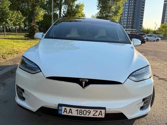 Білий Тесла Модель Х, об'ємом двигуна 0 л та пробігом 51 тис. км за 29000 $, фото 1 на Automoto.ua