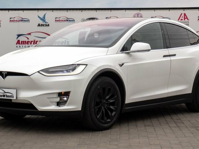 Білий Тесла Модель Х, об'ємом двигуна 0 л та пробігом 59 тис. км за 49000 $, фото 1 на Automoto.ua