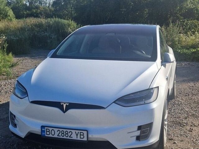 Білий Тесла Модель Х, об'ємом двигуна 0 л та пробігом 112 тис. км за 26500 $, фото 1 на Automoto.ua