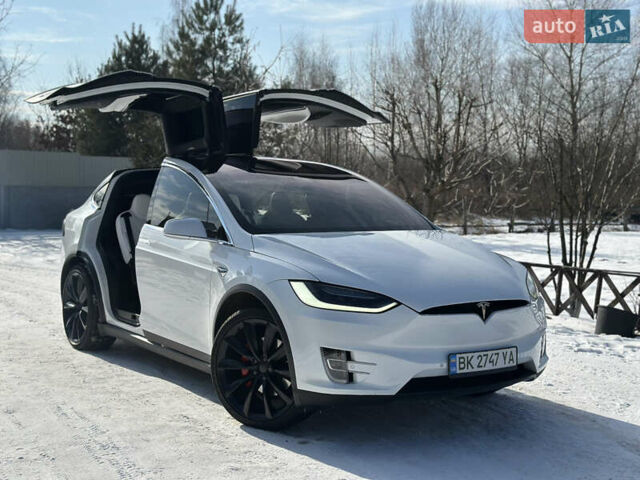 Білий Тесла Модель Х, об'ємом двигуна 0 л та пробігом 112 тис. км за 35000 $, фото 1 на Automoto.ua