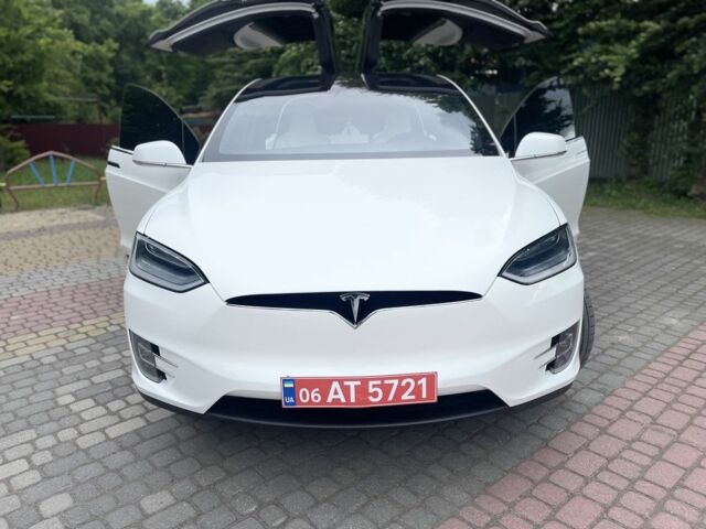 Білий Тесла Модель Х, об'ємом двигуна 0 л та пробігом 120 тис. км за 26900 $, фото 1 на Automoto.ua
