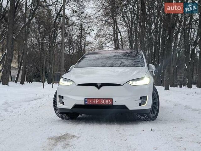 Белый Тесла Модель Х, объемом двигателя 0 л и пробегом 220 тыс. км за 19700 $, фото 1 на Automoto.ua