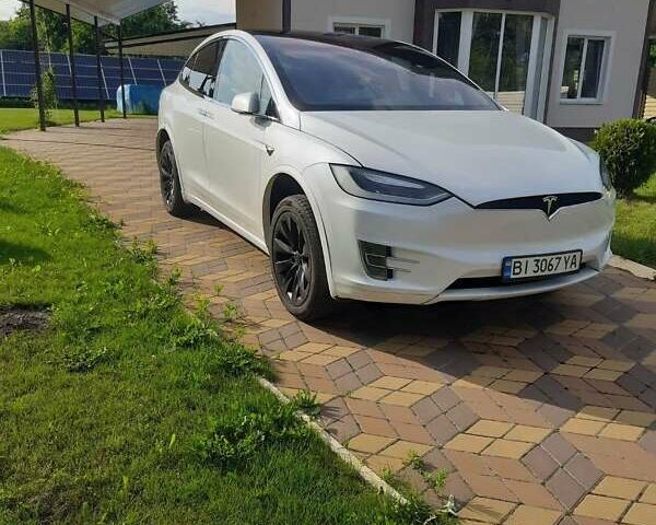 Белый Тесла Модель Х, объемом двигателя 0 л и пробегом 175 тыс. км за 18900 $, фото 1 на Automoto.ua