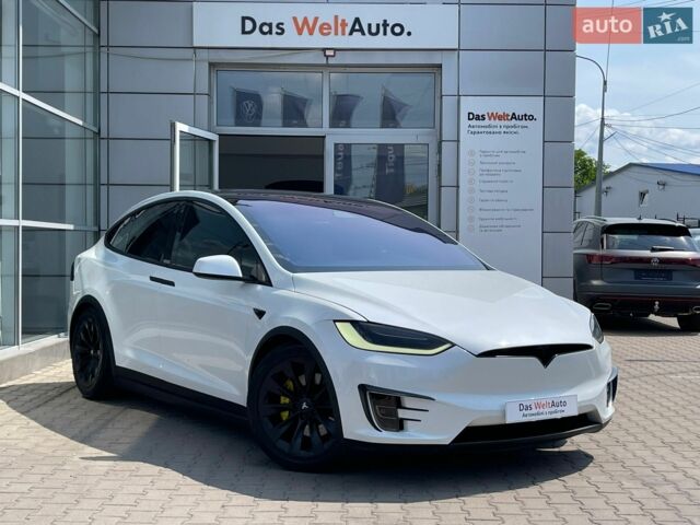 Білий Тесла Модель Х, об'ємом двигуна 0 л та пробігом 115 тис. км за 26900 $, фото 1 на Automoto.ua