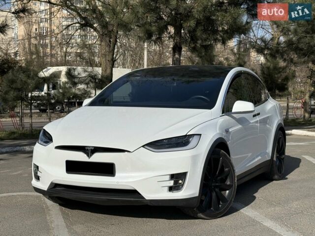 Білий Тесла Модель Х, об'ємом двигуна 0 л та пробігом 31 тис. км за 22500 $, фото 1 на Automoto.ua