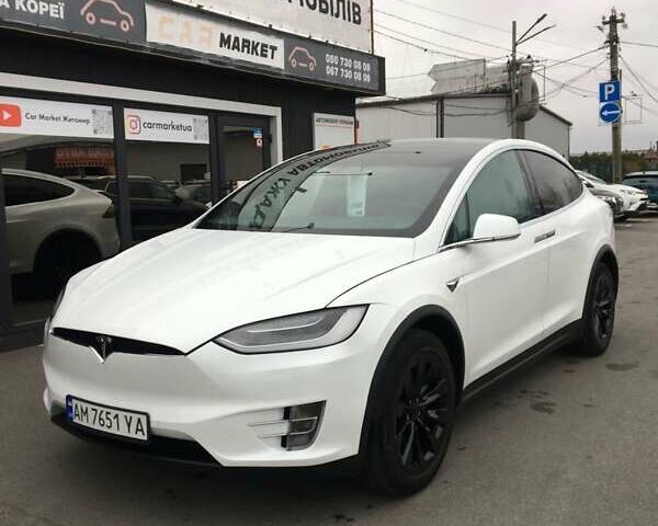 Белый Тесла Модель Х, объемом двигателя 0 л и пробегом 147 тыс. км за 26800 $, фото 1 на Automoto.ua