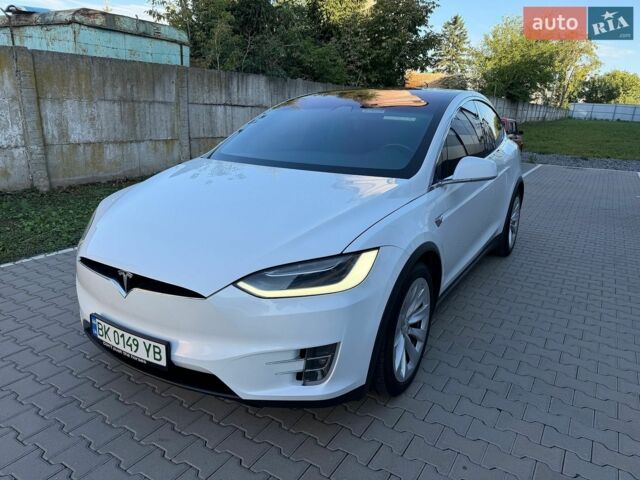 Білий Тесла Модель Х, об'ємом двигуна 0 л та пробігом 73 тис. км за 25500 $, фото 1 на Automoto.ua