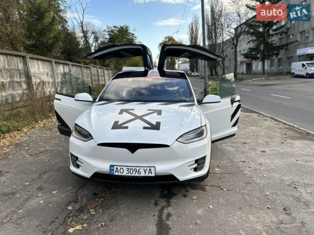 Білий Тесла Модель Х, об'ємом двигуна 0 л та пробігом 93 тис. км за 28500 $, фото 1 на Automoto.ua
