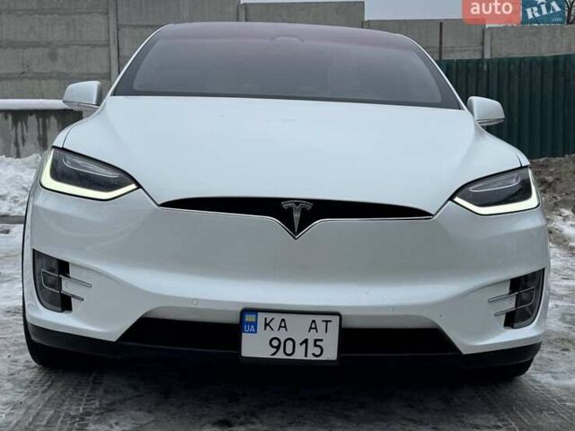 Белый Тесла Модель Х, объемом двигателя 0 л и пробегом 73 тыс. км за 25555 $, фото 1 на Automoto.ua