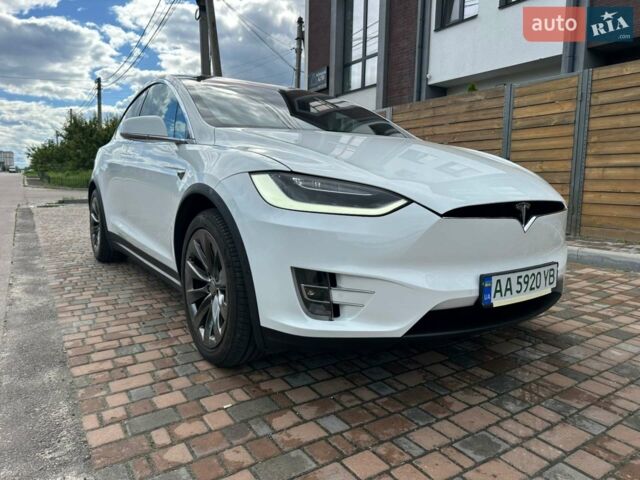 Білий Тесла Модель Х, об'ємом двигуна 0 л та пробігом 18 тис. км за 52000 $, фото 1 на Automoto.ua