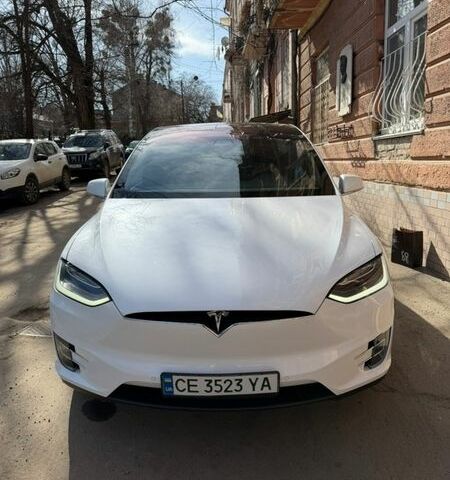 Белый Тесла Модель Х, объемом двигателя 0 л и пробегом 182 тыс. км за 26000 $, фото 1 на Automoto.ua