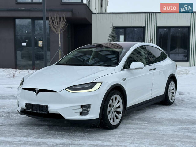 Белый Тесла Модель Х, объемом двигателя 0 л и пробегом 142 тыс. км за 20900 $, фото 1 на Automoto.ua