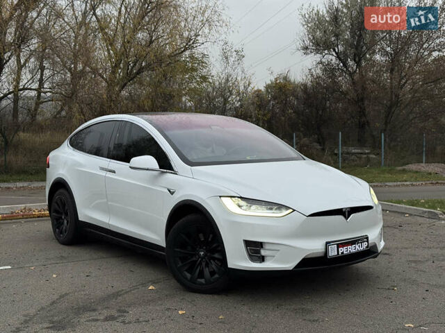 Білий Тесла Модель Х, об'ємом двигуна 0 л та пробігом 100 тис. км за 24999 $, фото 1 на Automoto.ua