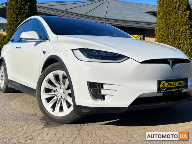 Белый Тесла Модель Х, объемом двигателя 100 л и пробегом 52 тыс. км за 32900 $, фото 1 на Automoto.ua