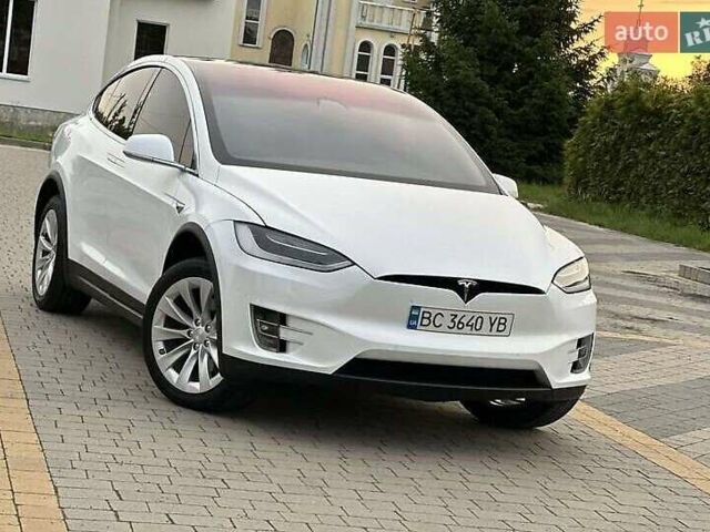 Белый Тесла Модель Х, объемом двигателя 0 л и пробегом 71 тыс. км за 22200 $, фото 1 на Automoto.ua