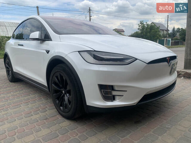 Белый Тесла Модель Х, объемом двигателя 0 л и пробегом 89 тыс. км за 24500 $, фото 1 на Automoto.ua
