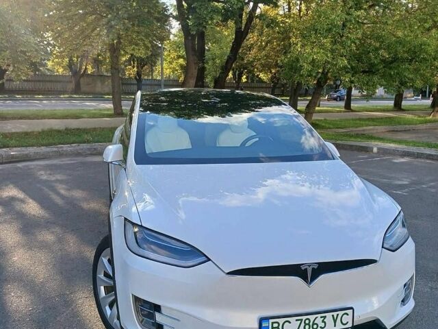 Белый Тесла Модель Х, объемом двигателя 0 л и пробегом 162 тыс. км за 25400 $, фото 1 на Automoto.ua