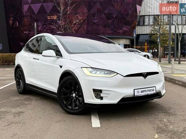 Білий Тесла Модель Х, об'ємом двигуна 0 л та пробігом 96 тис. км за 23990 $, фото 1 на Automoto.ua