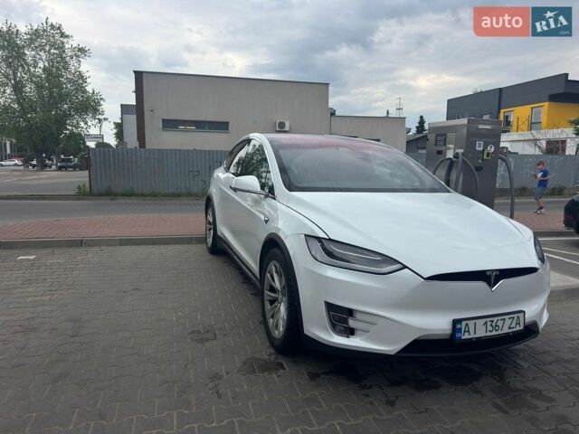 Белый Тесла Модель Х, объемом двигателя 0 л и пробегом 68 тыс. км за 24500 $, фото 1 на Automoto.ua