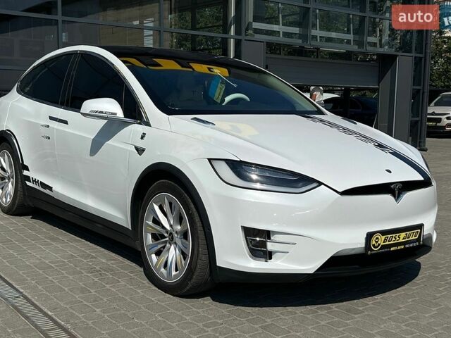 Белый Тесла Модель Х, объемом двигателя 0 л и пробегом 145 тыс. км за 29900 $, фото 1 на Automoto.ua