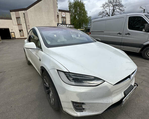 Білий Тесла Модель Х, об'ємом двигуна 0 л та пробігом 32 тис. км за 31450 $, фото 1 на Automoto.ua