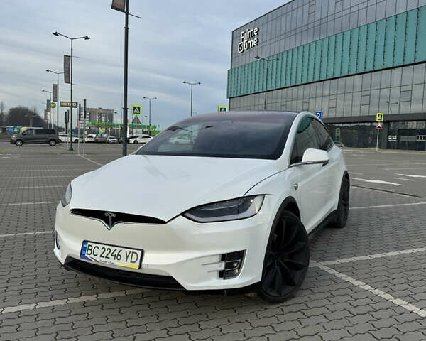 Білий Тесла Модель Х, об'ємом двигуна 0 л та пробігом 132 тис. км за 26999 $, фото 1 на Automoto.ua