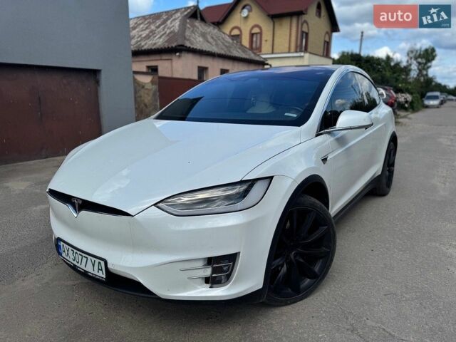 Белый Тесла Модель Х, объемом двигателя 0 л и пробегом 86 тыс. км за 20900 $, фото 1 на Automoto.ua