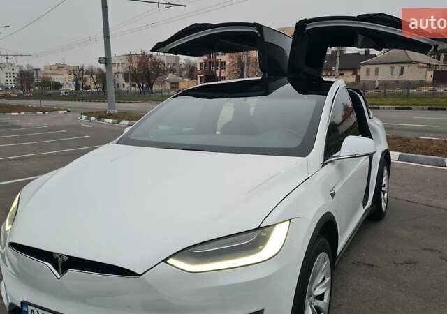 Білий Тесла Модель Х, об'ємом двигуна 0 л та пробігом 89 тис. км за 39000 $, фото 1 на Automoto.ua