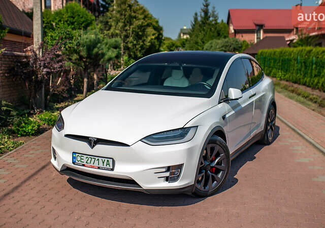 Белый Тесла Модель Х, объемом двигателя 0 л и пробегом 46 тыс. км за 39500 $, фото 1 на Automoto.ua