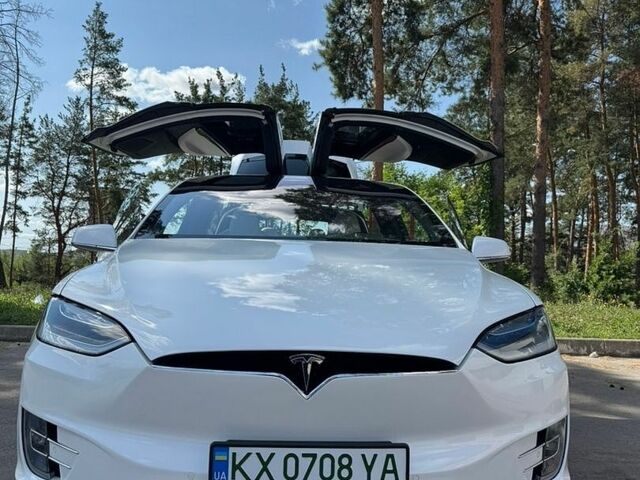 Білий Тесла Модель Х, об'ємом двигуна 0 л та пробігом 86 тис. км за 29999 $, фото 1 на Automoto.ua
