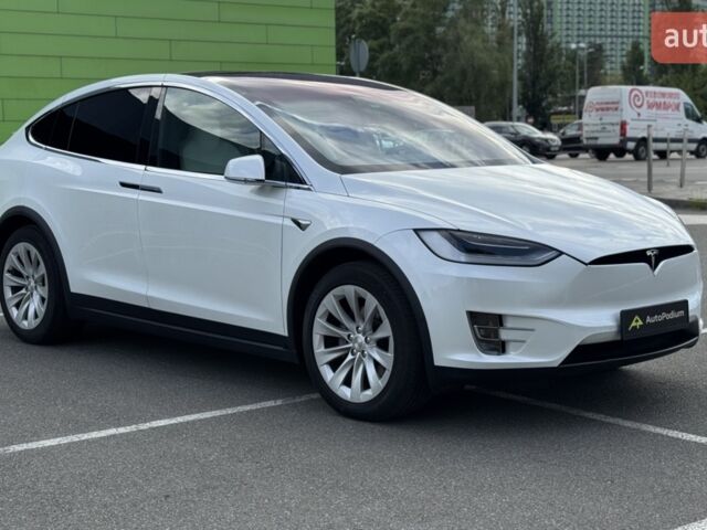Белый Тесла Модель Х, объемом двигателя 0 л и пробегом 25 тыс. км за 37500 $, фото 1 на Automoto.ua