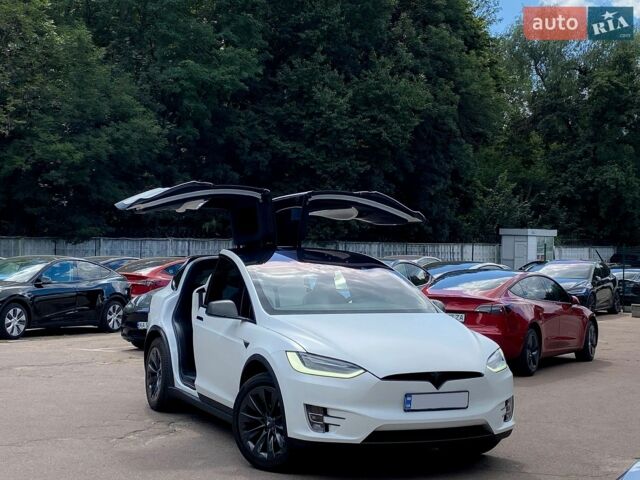 Білий Тесла Модель Х, об'ємом двигуна 0 л та пробігом 129 тис. км за 28500 $, фото 1 на Automoto.ua