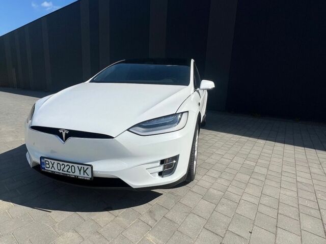 Белый Тесла Модель Х, объемом двигателя 0 л и пробегом 85 тыс. км за 27599 $, фото 1 на Automoto.ua