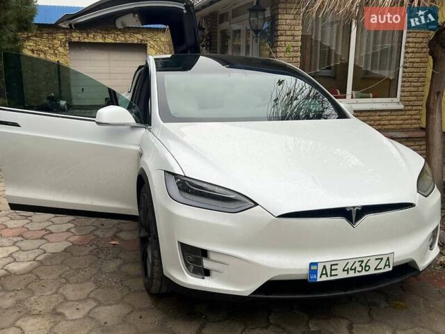 Білий Тесла Модель Х, об'ємом двигуна 0 л та пробігом 88 тис. км за 41999 $, фото 1 на Automoto.ua