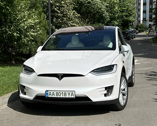 Білий Тесла Модель Х, об'ємом двигуна 0 л та пробігом 77 тис. км за 37500 $, фото 1 на Automoto.ua