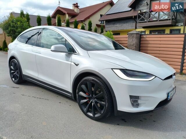 Белый Тесла Модель Х, объемом двигателя 0 л и пробегом 82 тыс. км за 37000 $, фото 1 на Automoto.ua